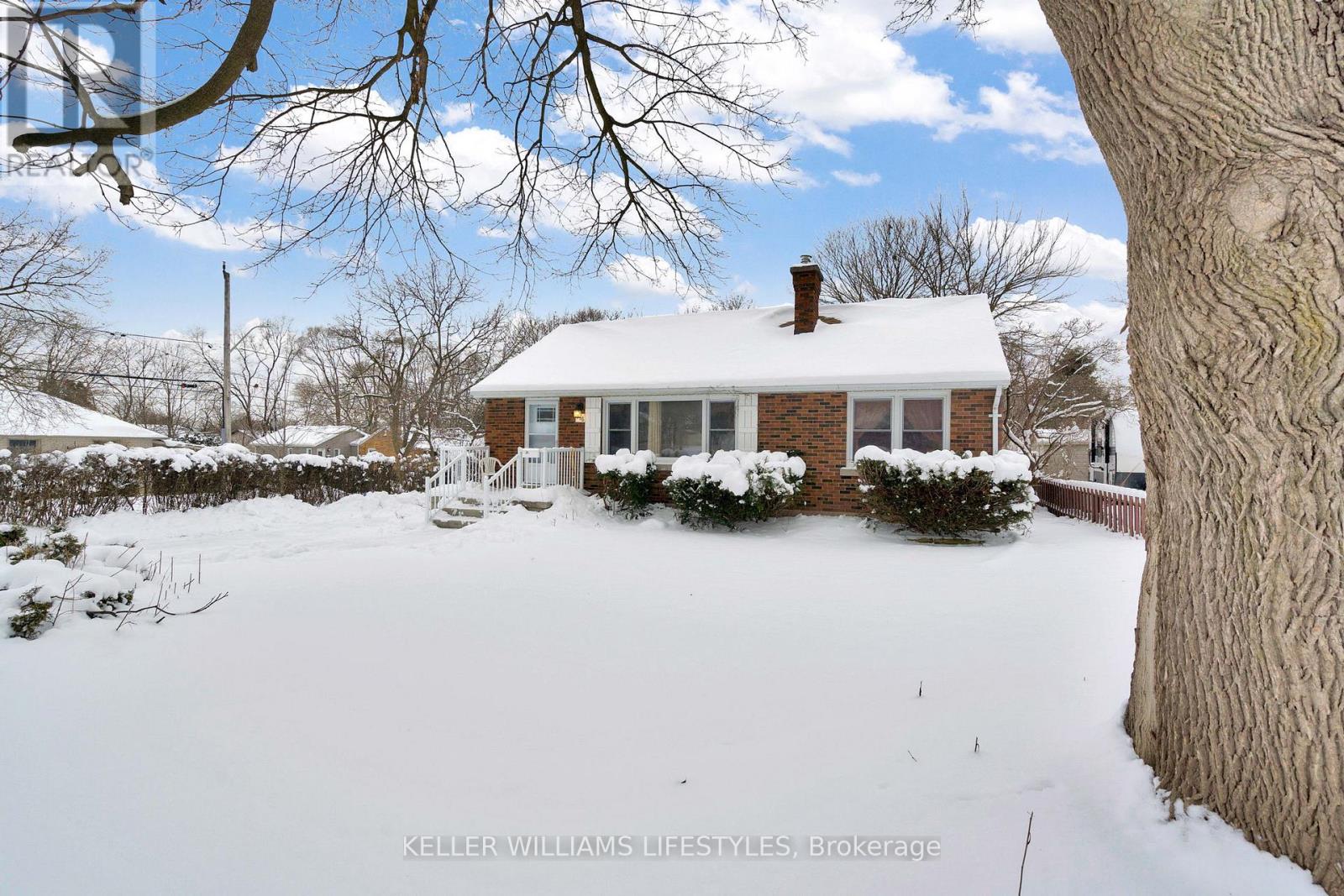 716 Leroy Avenue, London East, Ontario  N5Y 4G5 - Photo 3 - X12799574