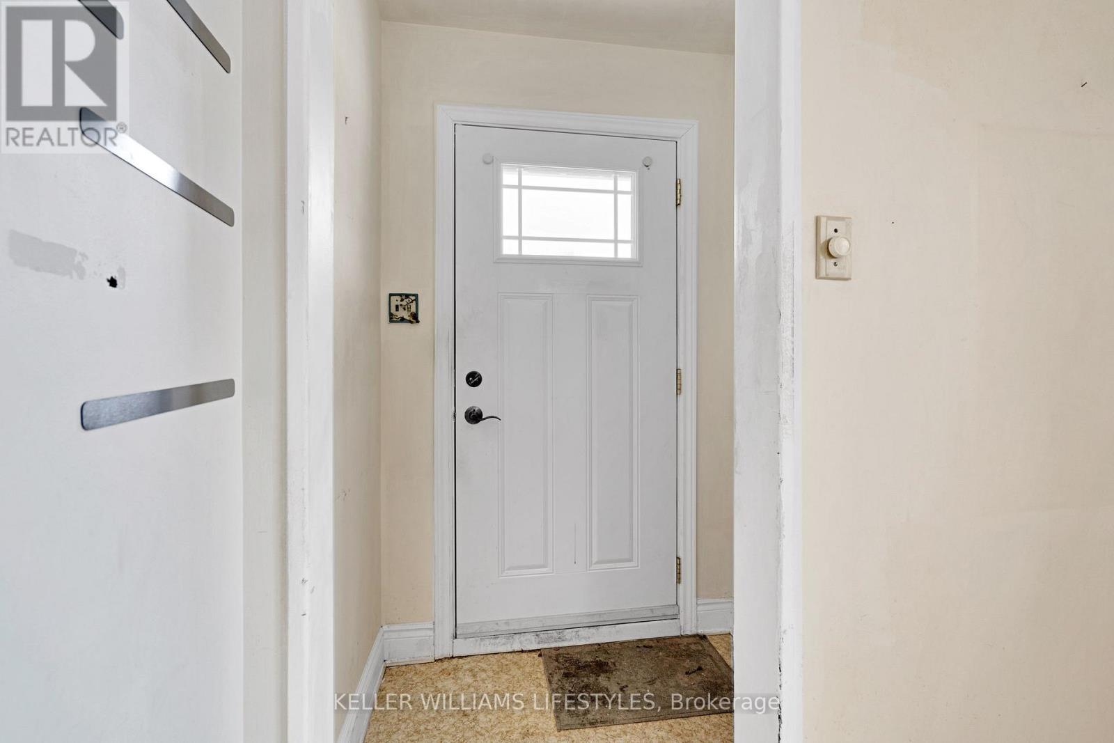 716 Leroy Avenue, London East, Ontario  N5Y 4G5 - Photo 4 - X12799574