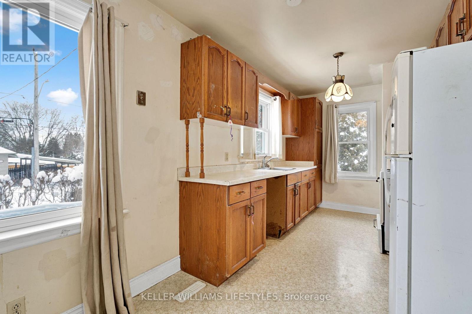 716 Leroy Avenue, London East, Ontario  N5Y 4G5 - Photo 7 - X12799574