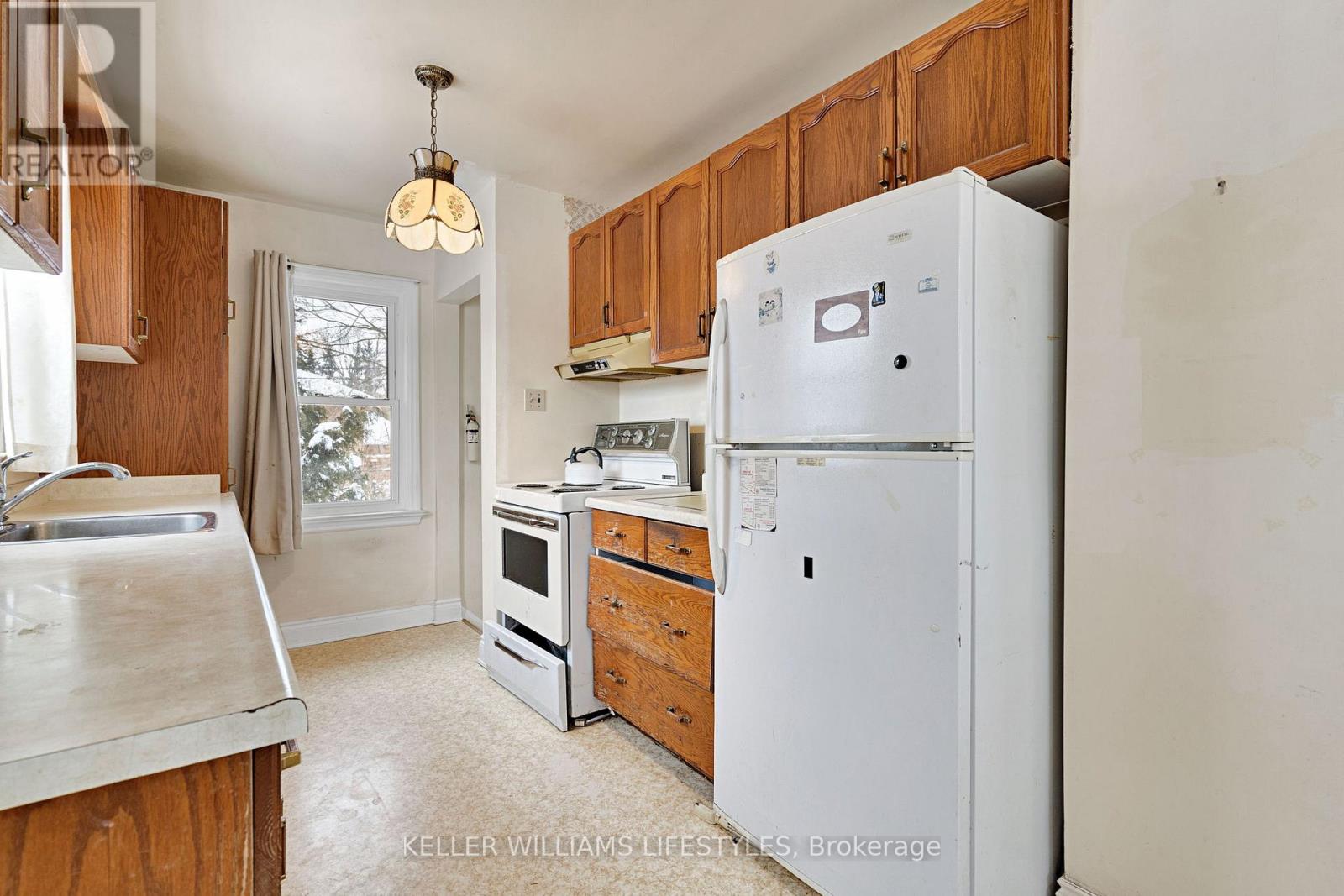 716 Leroy Avenue, London East, Ontario  N5Y 4G5 - Photo 9 - X12799574