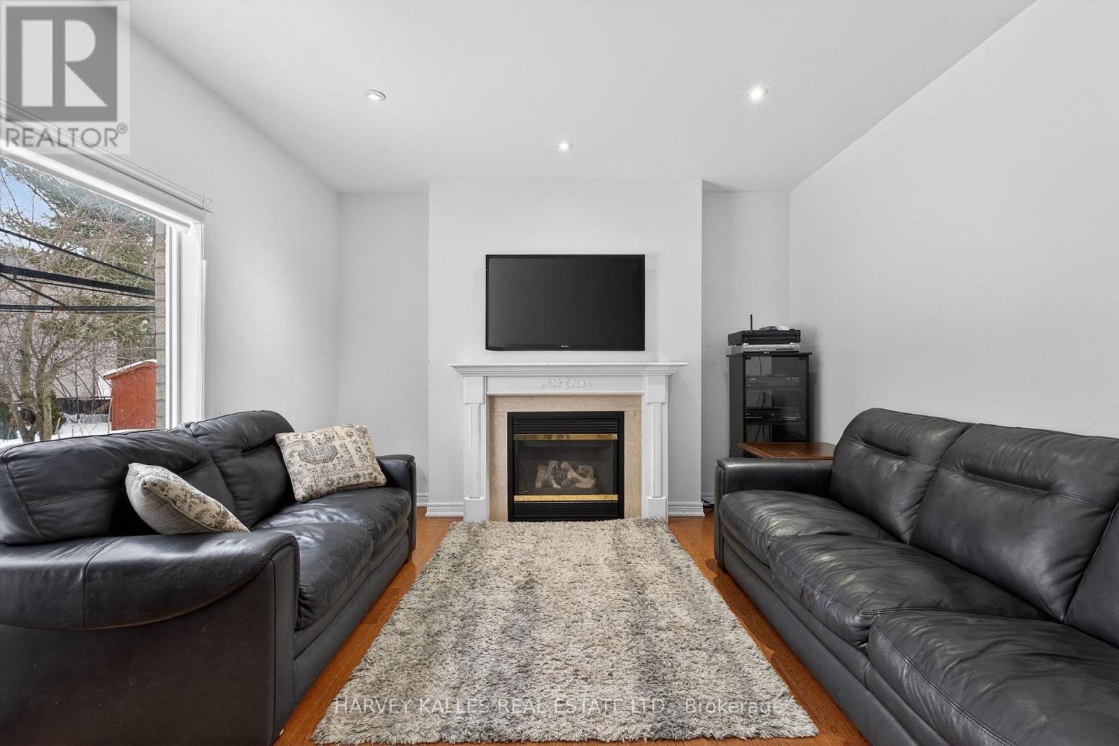 60 Wolfson Crescent, Richmond Hill, Ontario  L4E 4P1 - Photo 10 - N12790640