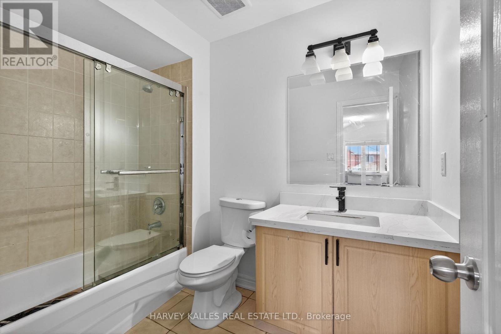 60 Wolfson Crescent, Richmond Hill, Ontario  L4E 4P1 - Photo 23 - N12790640