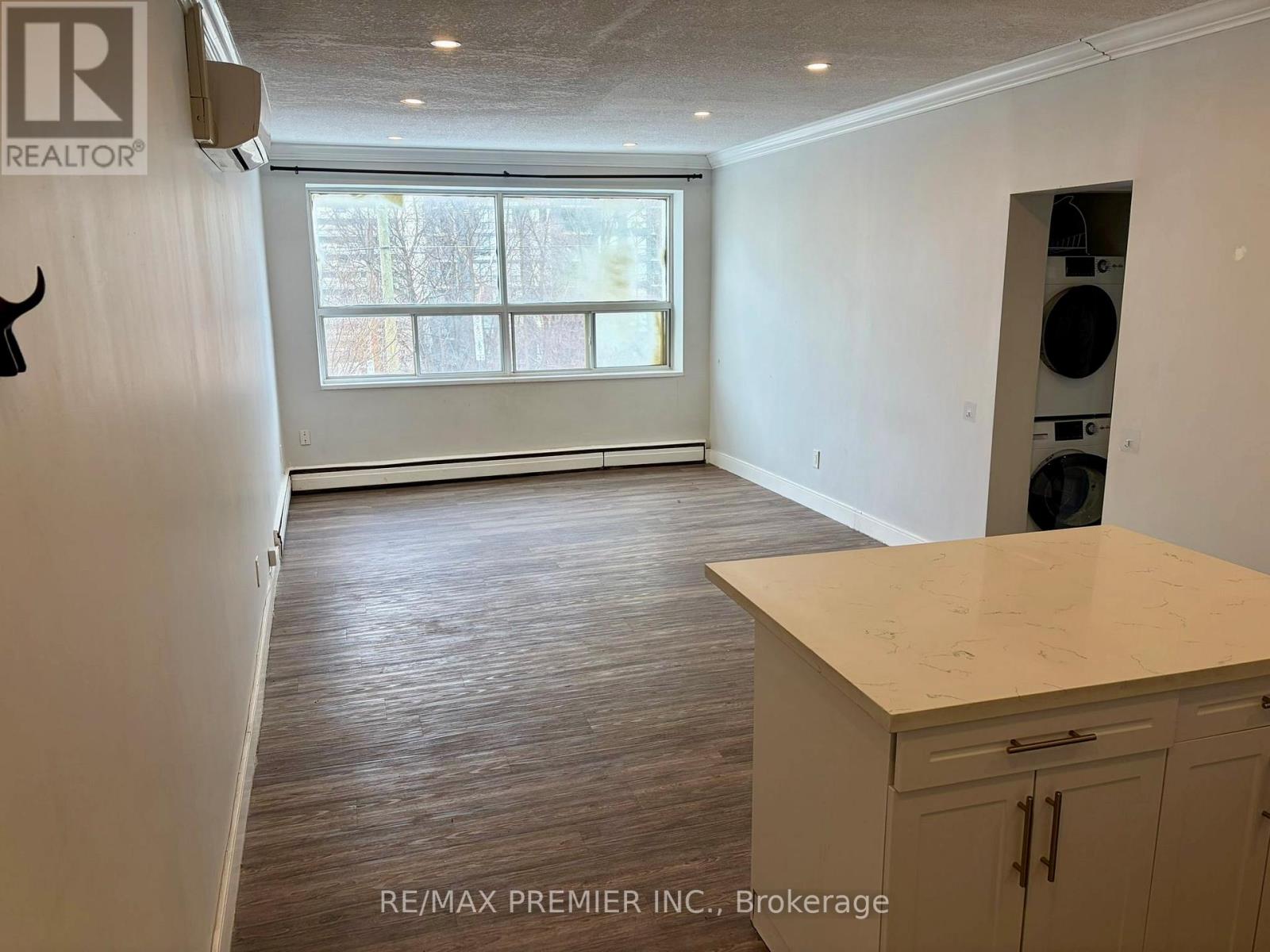 101 - 112 St. Joseph's Drive, Hamilton (Corktown), Ontario  L8N 2E7 - Photo 4 - X12799210