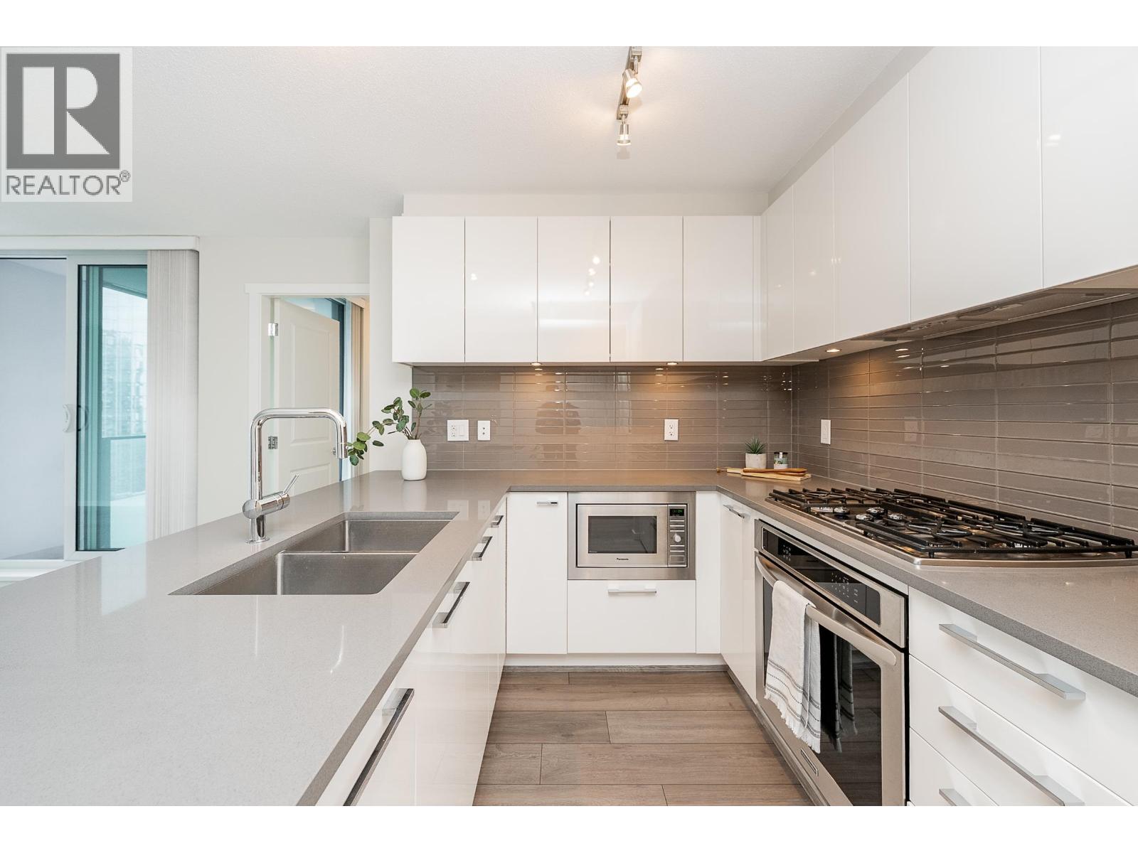 2007 6658 Dow Avenue, Burnaby, British Columbia  V5H 0C7 - Photo 2 - R3091231