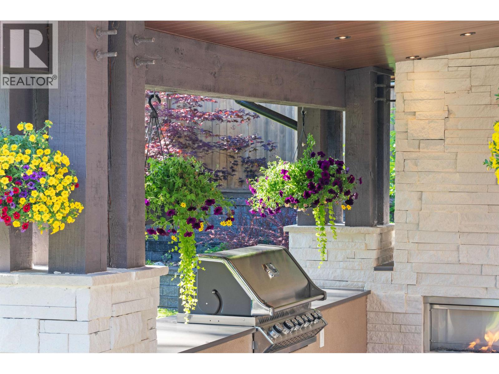 5199 Cliffridge Avenue, North Vancouver, British Columbia  V7R 3V2 - Photo 9 - R3091225