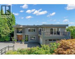 574 ST. ANDREWS PLACE, West Vancouver, British Columbia