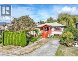 430 W KINGS ROAD, North Vancouver, British Columbia