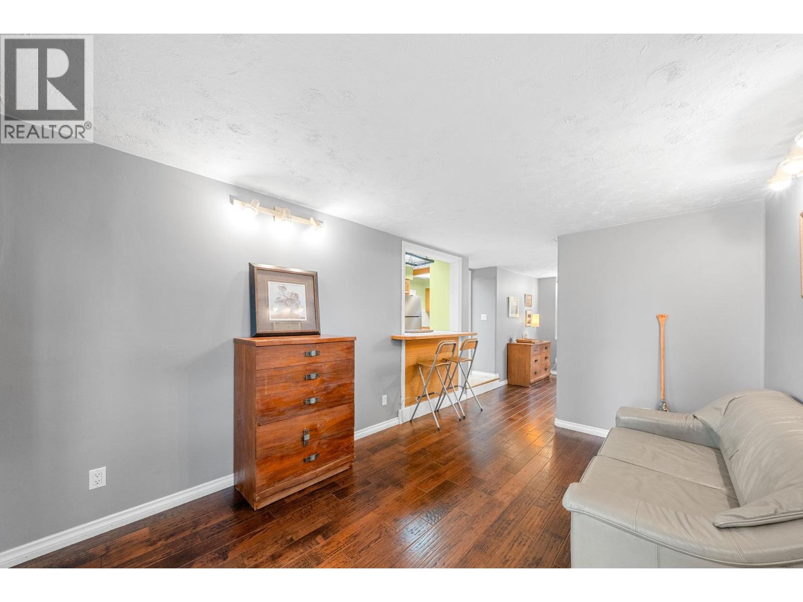 479 E 29th Street, North Vancouver, British Columbia  V7N 1E2 - Photo 11 - R3091275