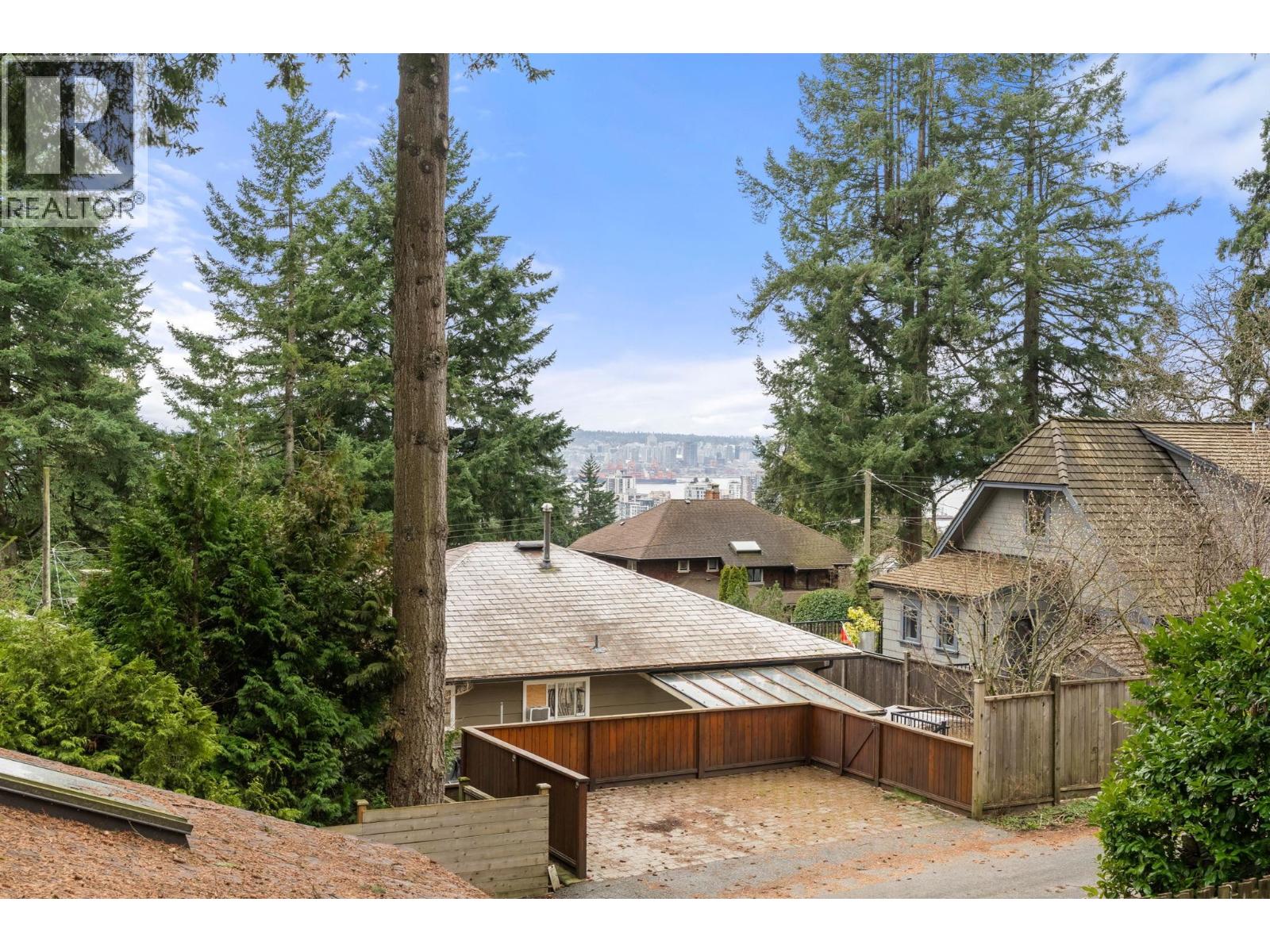 479 E 29th Street, North Vancouver, British Columbia  V7N 1E2 - Photo 15 - R3091275