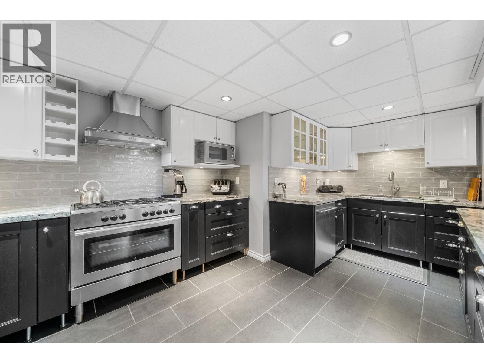 479 E 29th Street, North Vancouver, British Columbia  V7N 1E2 - Photo 25 - R3091275