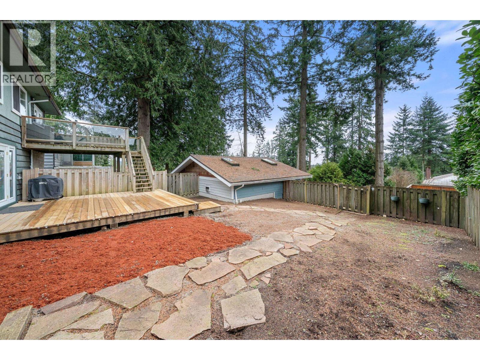 479 E 29th Street, North Vancouver, British Columbia  V7N 1E2 - Photo 33 - R3091275