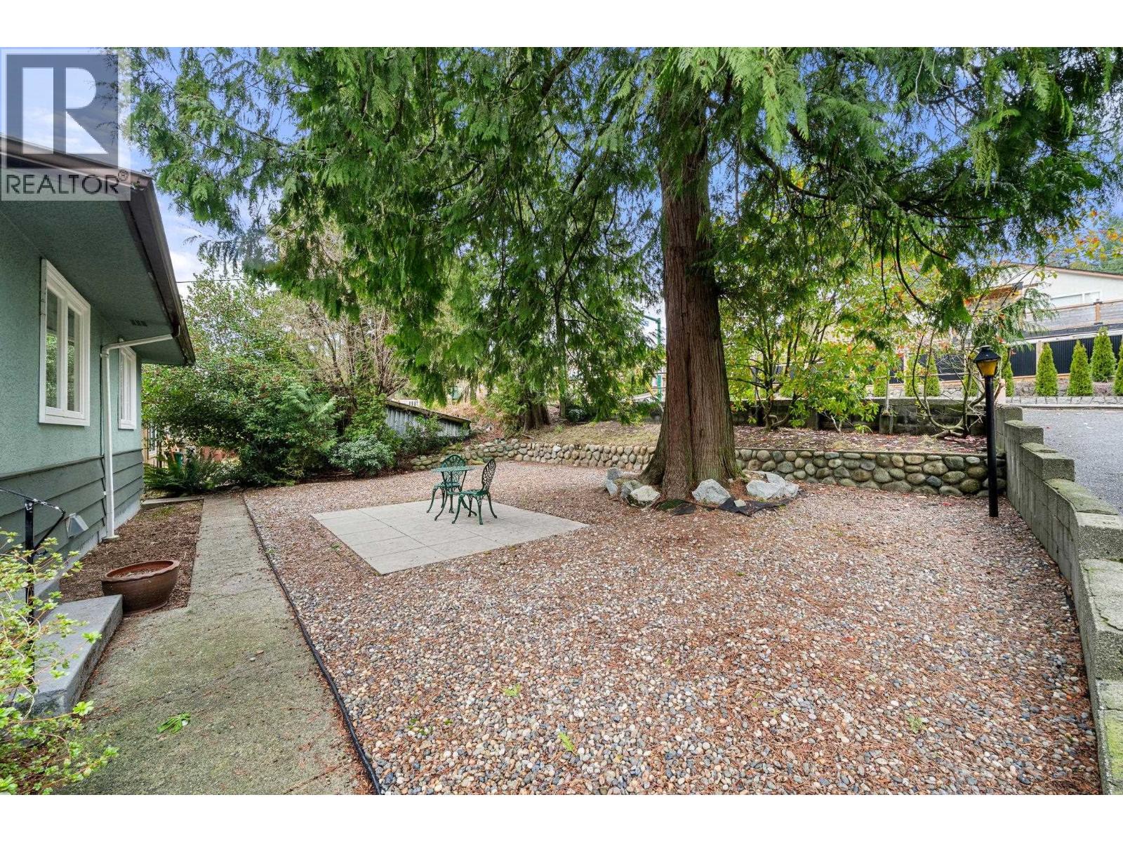 479 E 29th Street, North Vancouver, British Columbia  V7N 1E2 - Photo 38 - R3091275