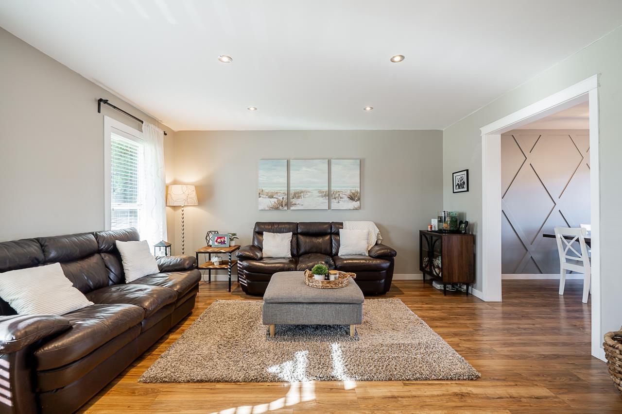 21229 95 Avenue, Langley, British Columbia  V1M 1M9 - Photo 3 - R3090194