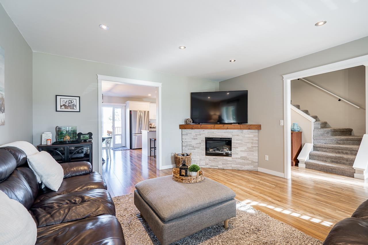 21229 95 Avenue, Langley, British Columbia  V1M 1M9 - Photo 5 - R3090194