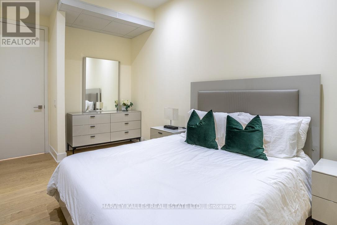 1013 - 111 St Clair Avenue W, Toronto, Ontario  M4V 1N5 - Photo 32 - C12799594