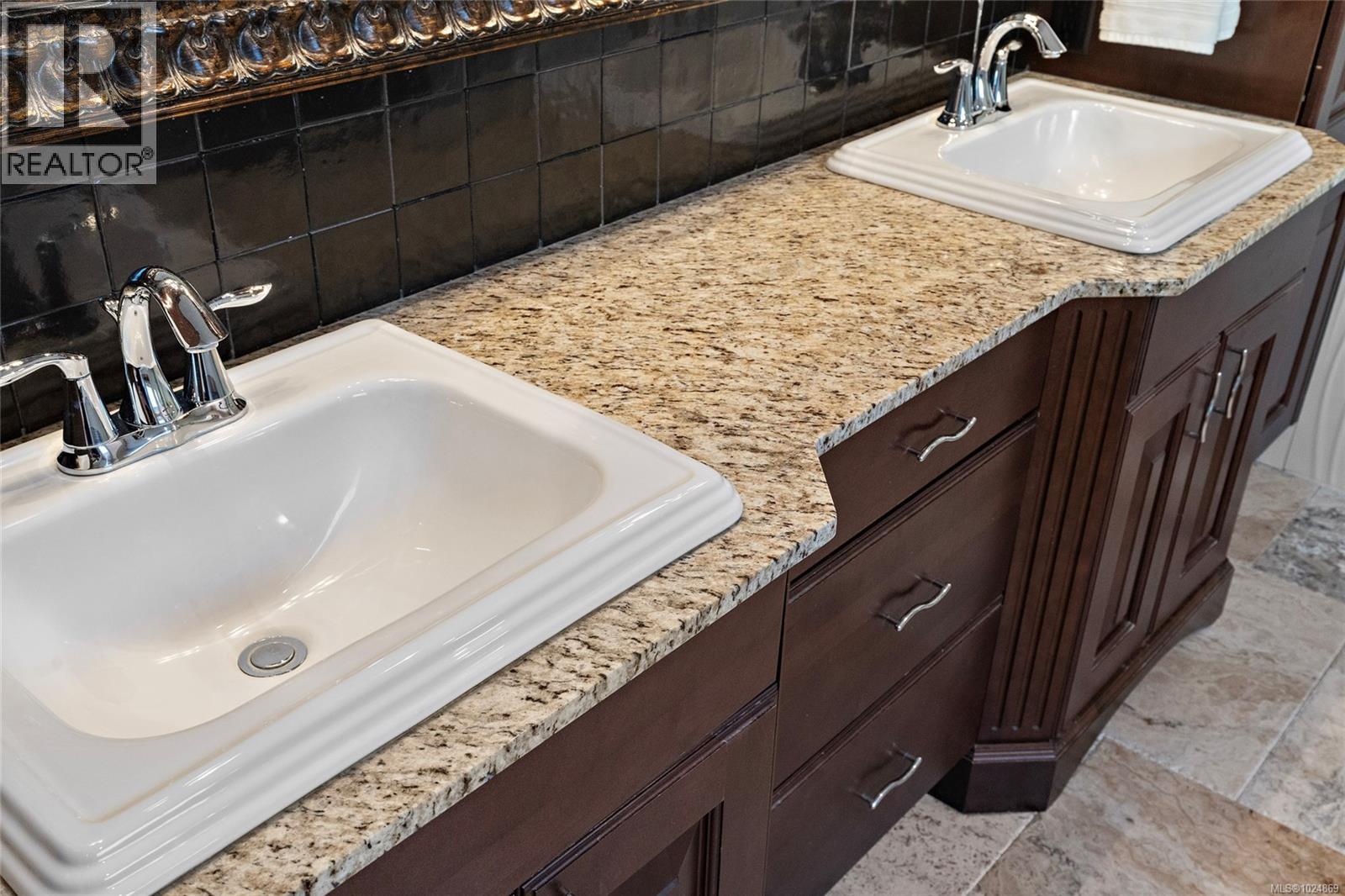 7343 Lakefront Pl, Lake Cowichan, British Columbia  V0R 2G1 - Photo 33 - 1024869