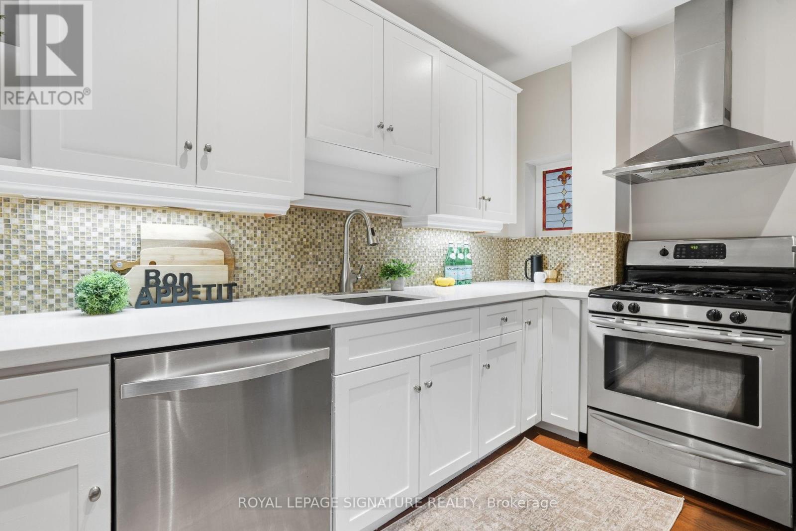 162 Kingsmount Park Road, Toronto, Ontario  M4L 3L8 - Photo 12 - E12799554