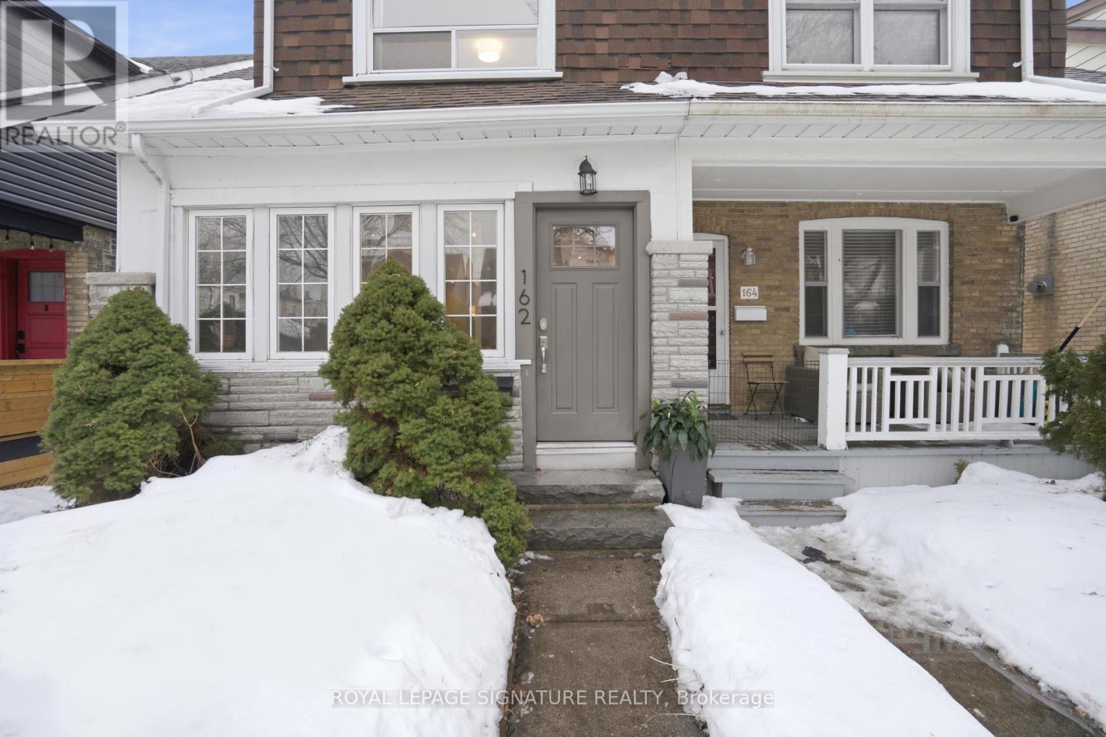 162 Kingsmount Park Road, Toronto, Ontario  M4L 3L8 - Photo 4 - E12799554