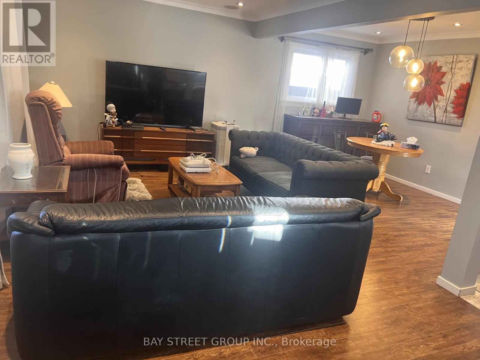 58 Ellendale Drive, Toronto, Ontario  M1P 1N5 - Photo 2 - E12799582