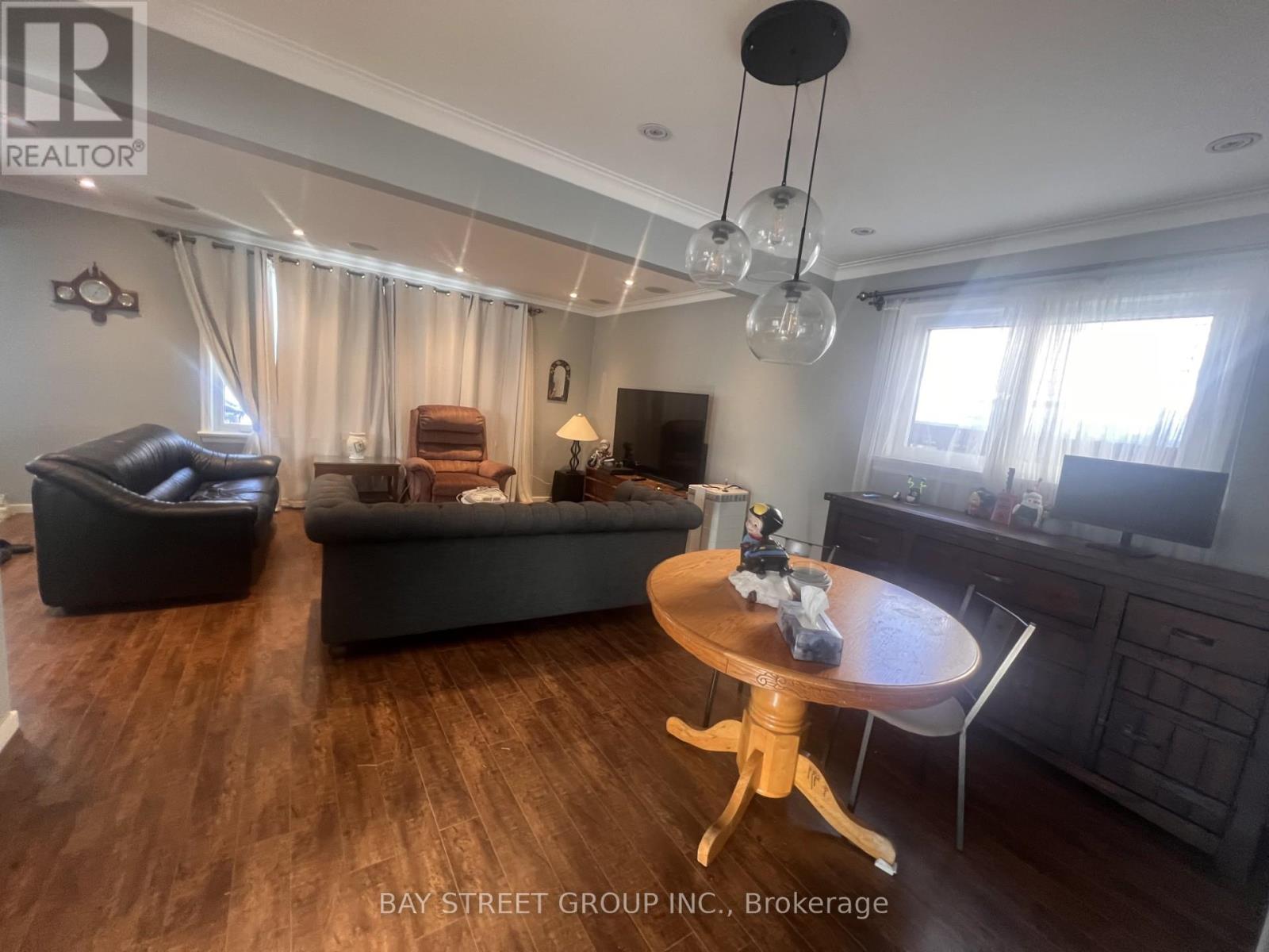 58 Ellendale Drive, Toronto, Ontario  M1P 1N5 - Photo 4 - E12799582