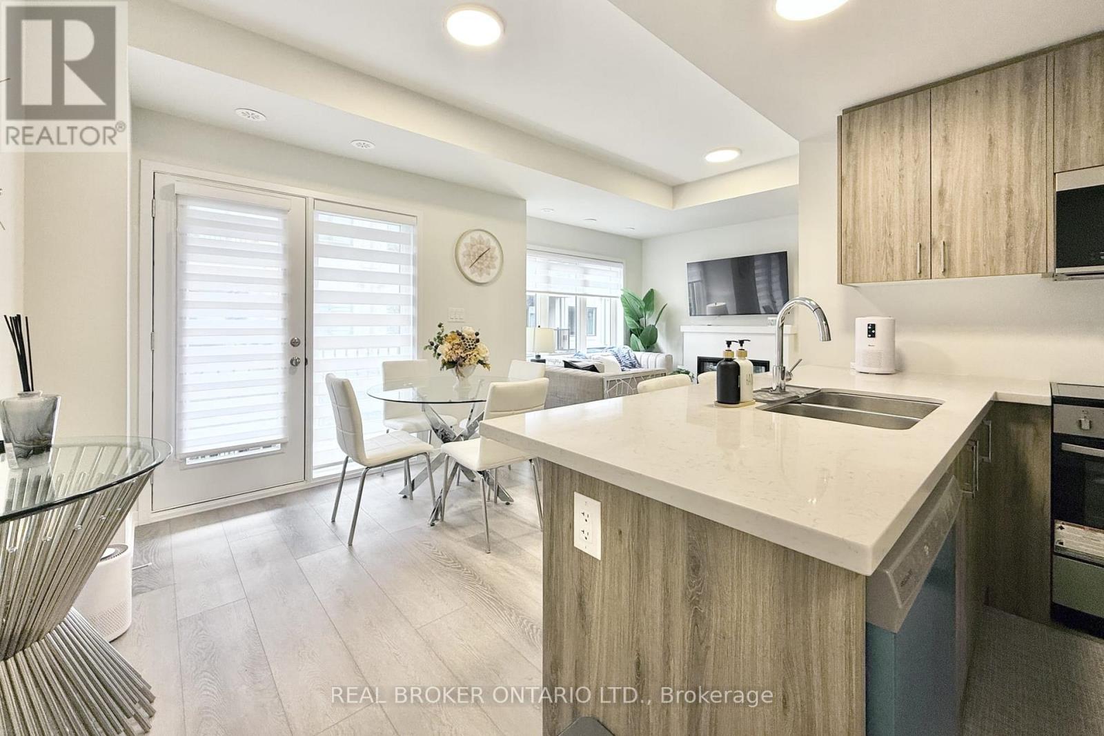 45 Matawin Lane, Richmond Hill, Ontario  L4B 0H8 - Photo 6 - N12799572