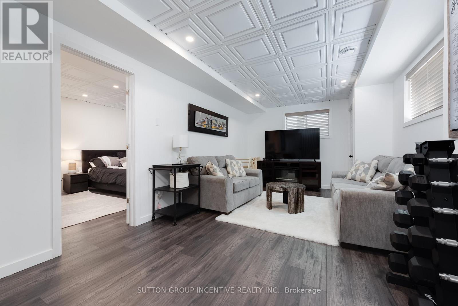 87 Dunlop Street, Orillia, Ontario  L3V 5P3 - Photo 11 - S12799564