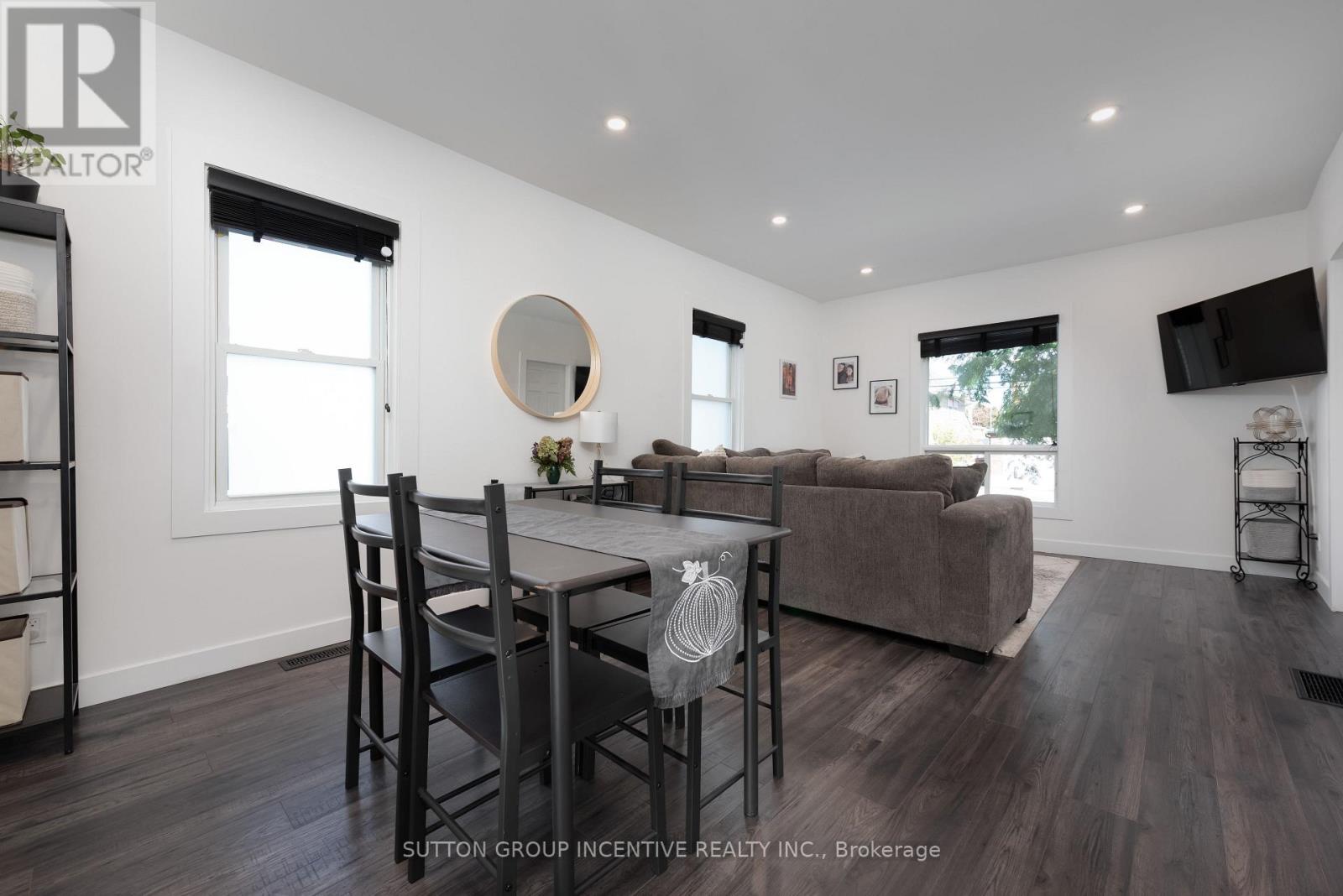 87 Dunlop Street, Orillia, Ontario  L3V 5P3 - Photo 5 - S12799564