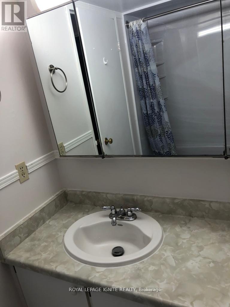 707 - 3695 Kaneff Crescent, Mississauga, Ontario  L5A 4B6 - Photo 4 - W12799542