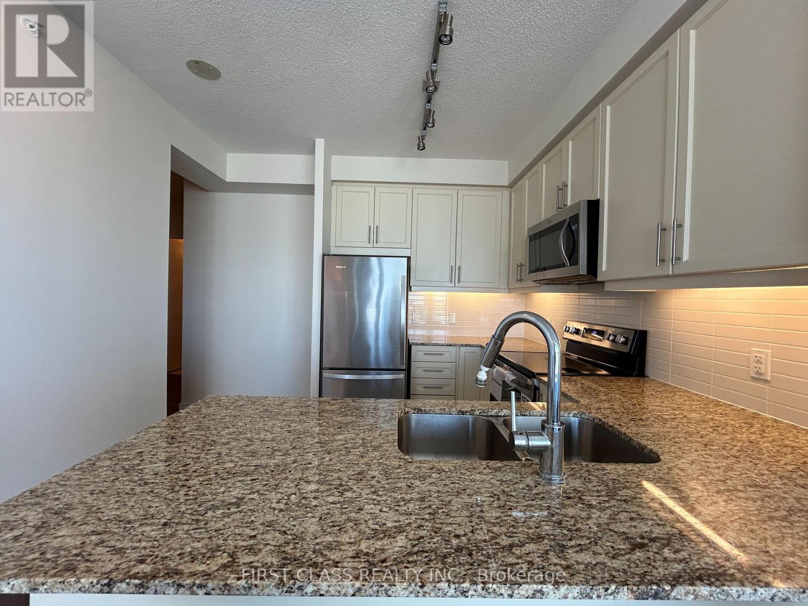 3809 - 3975 Grand Park Drive, Mississauga, Ontario  L5B 0K4 - Photo 13 - W12799556