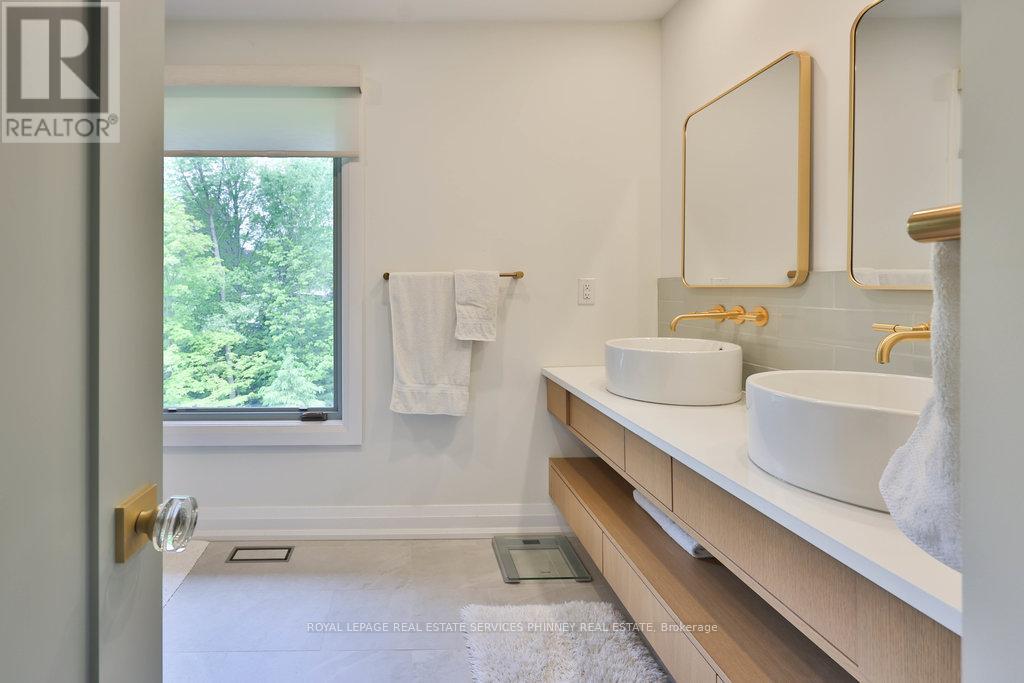 1355 Gatehouse Drive, Mississauga, Ontario  L5H 1A6 - Photo 22 - W12799586