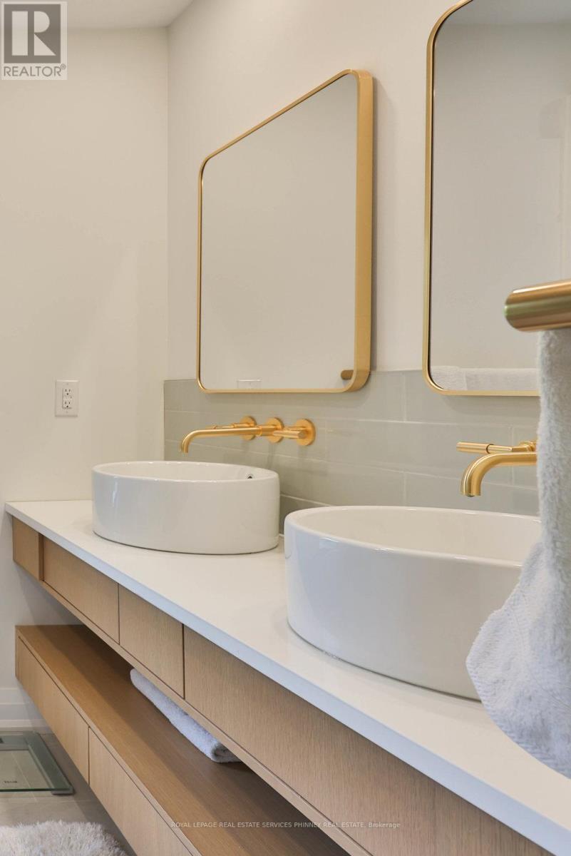 1355 Gatehouse Drive, Mississauga, Ontario  L5H 1A6 - Photo 23 - W12799586