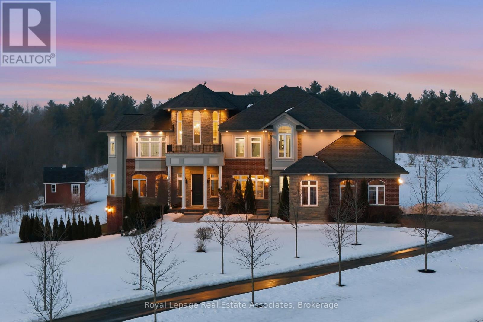 100 CHESSWOOD TRAIL, Hamilton, Ontario