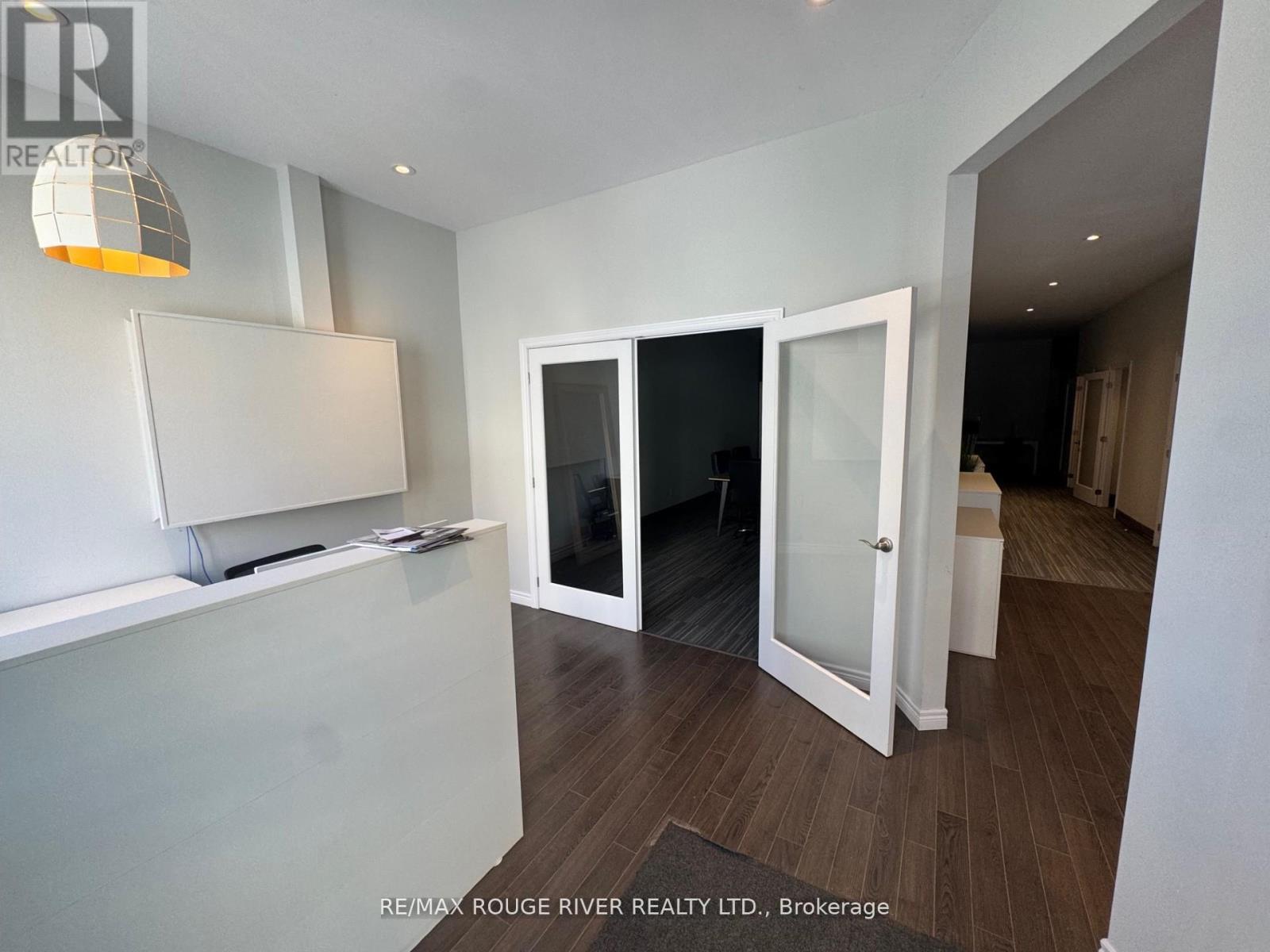 269 Charlotte Street, Peterborough (Town Ward 3), Ontario  K9J 2V3 - Photo 10 - X12799540