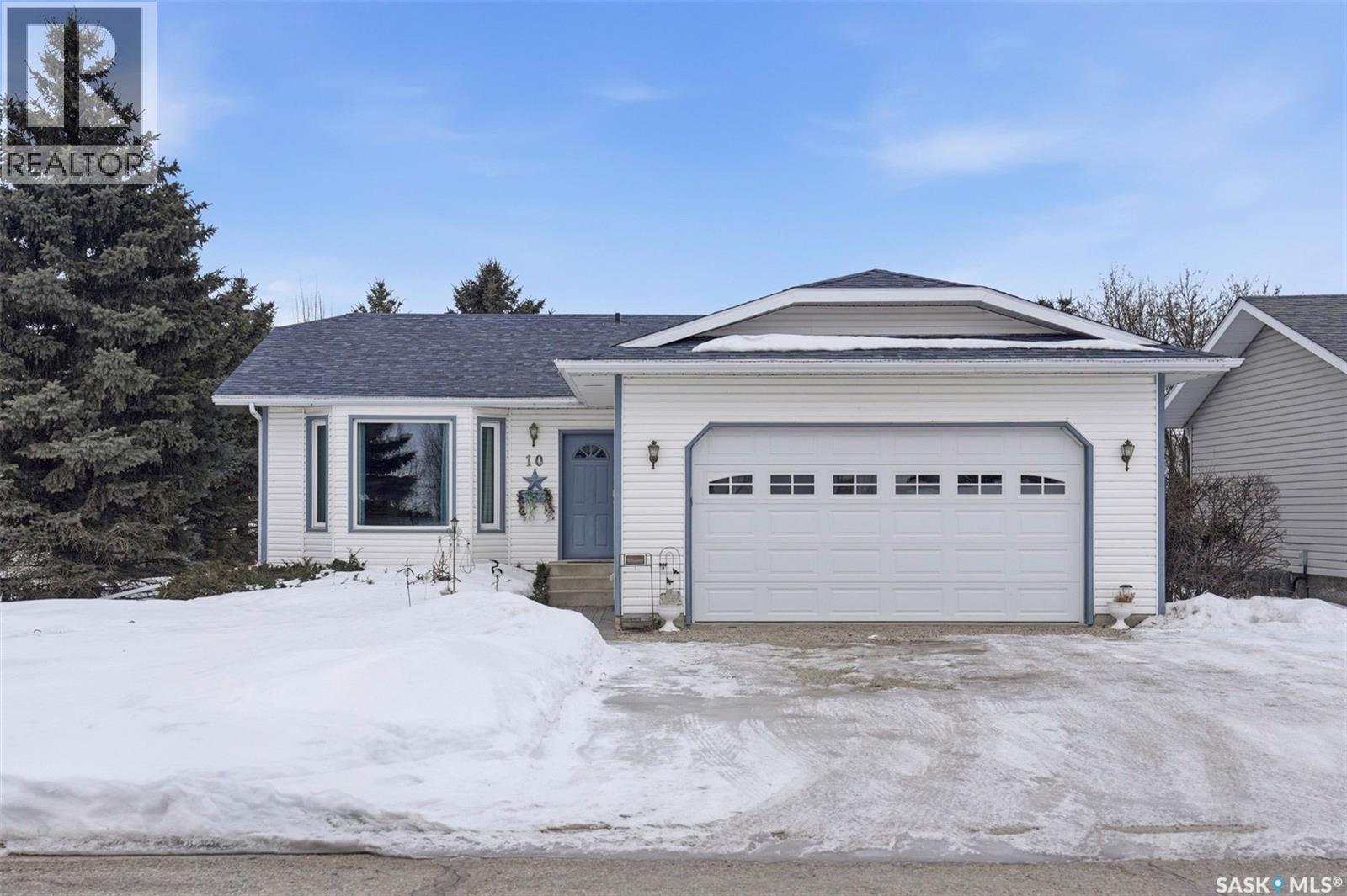 10 Meadows Place, Watrous, Saskatchewan  S0K 4T0 - Photo 1 - SK028803