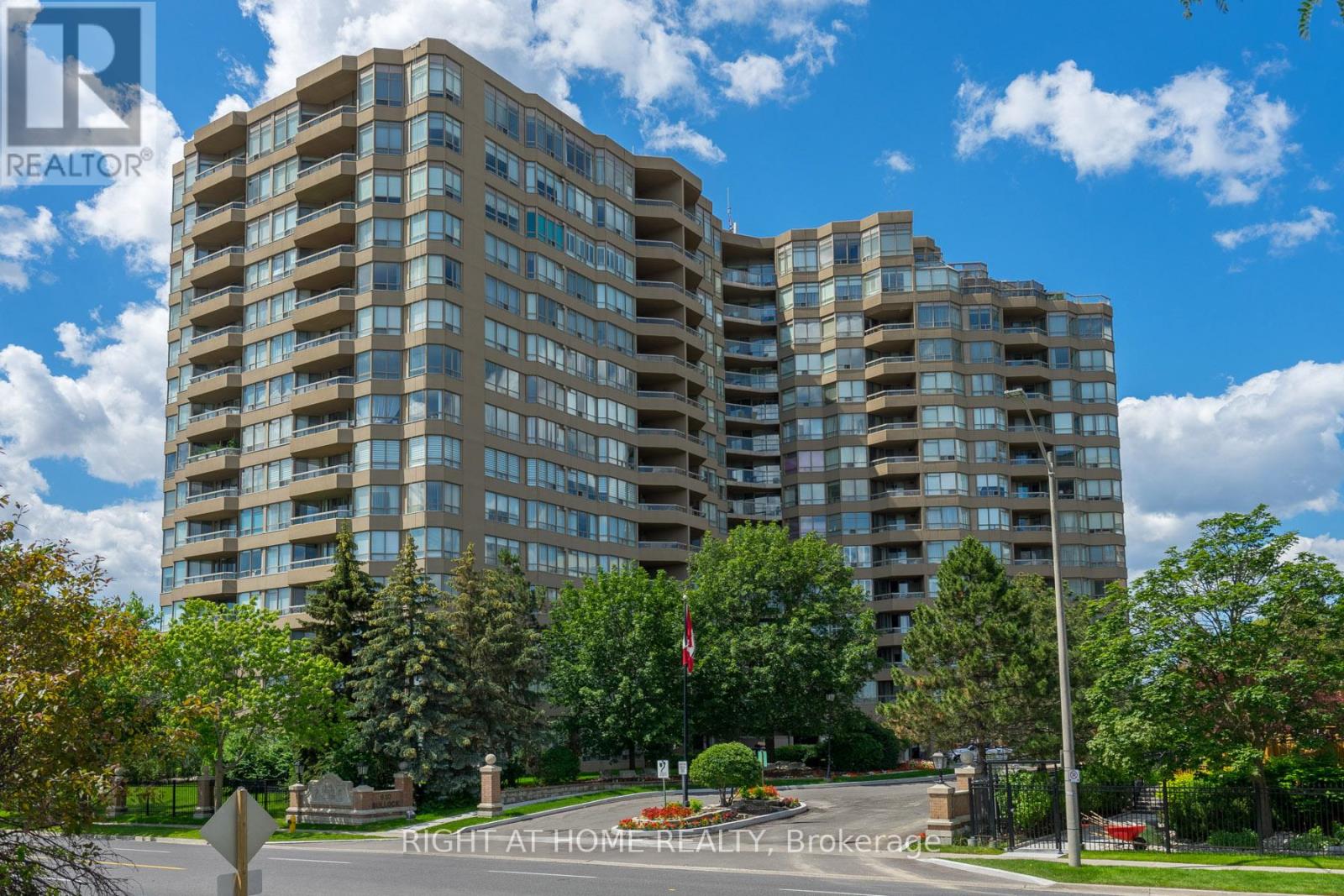 #803 - 610 BULLOCK DRIVE, Markham, Ontario