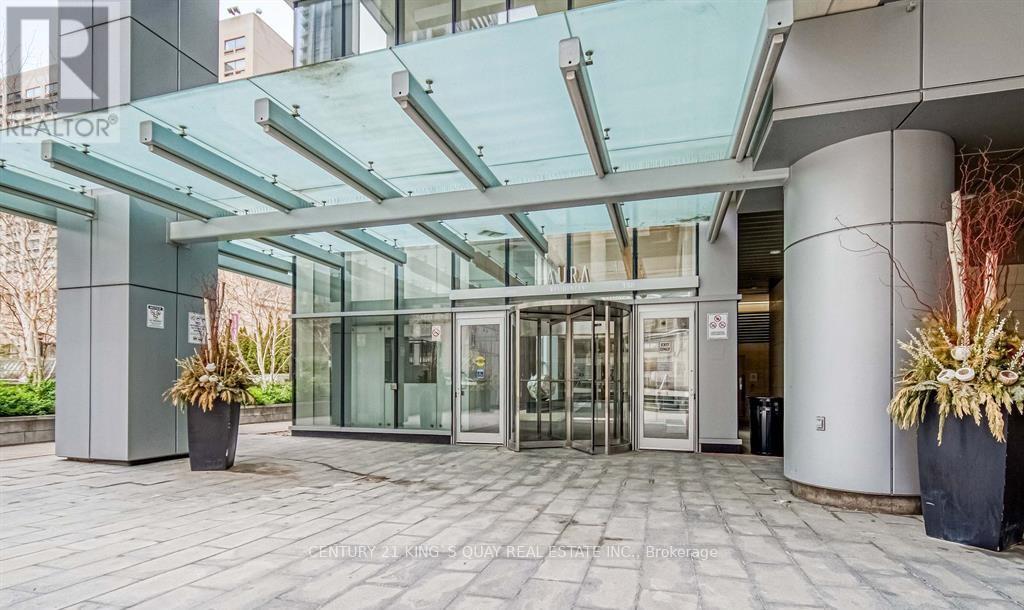 1904 - 386 Yonge Street, Toronto, Ontario  M5B 0A5 - Photo 2 - C12798954