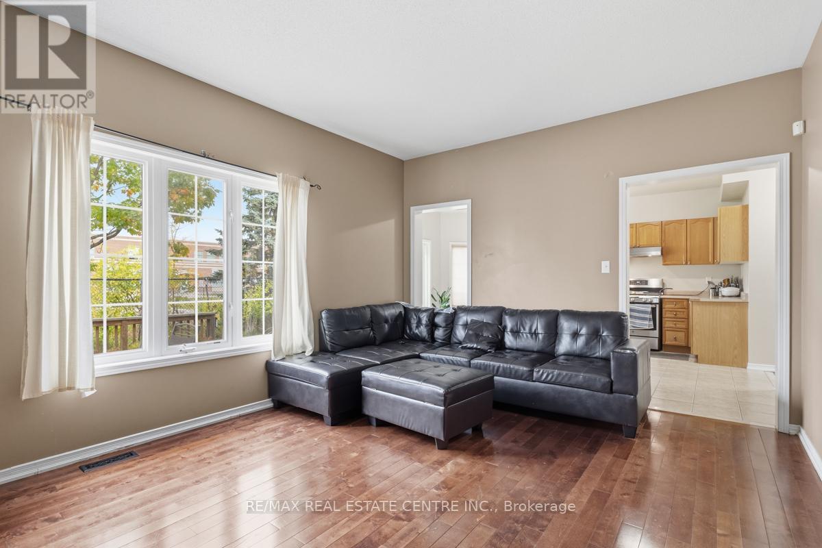 13 Milkweed Crescent, Brampton, Ontario  L7A 1T8 - Photo 8 - W12422406