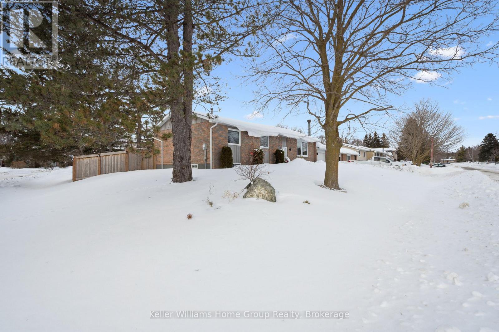 2 Douglas Crescent Hill, Erin, Ontario  N0B 1Z0 - Photo 2 - X12799636