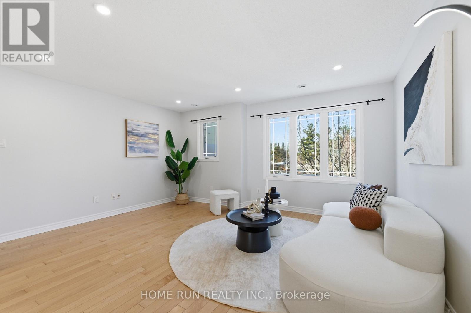 462 Leboutillier Avenue, Ottawa, Ontario  K1K 2V7 - Photo 3 - X12799642