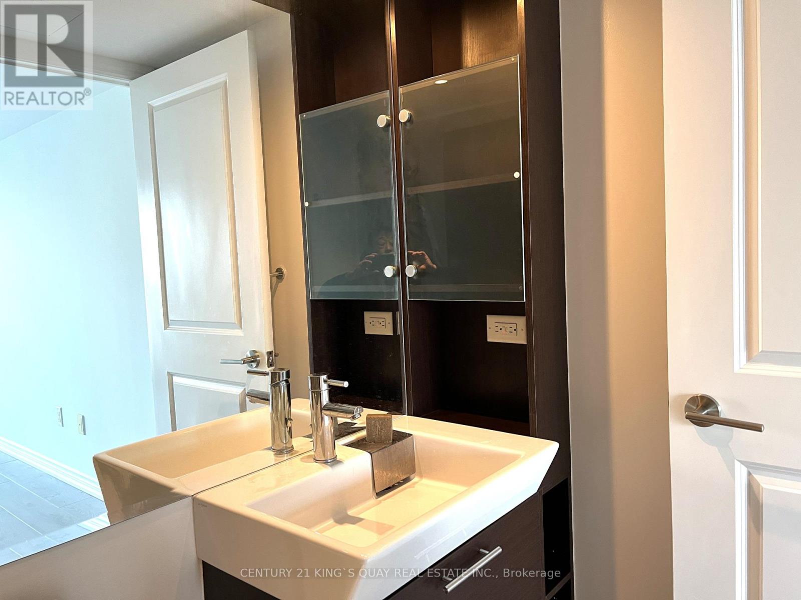 1904 - 386 Yonge Street, Toronto, Ontario  M5B 0A5 - Photo 35 - C12798954