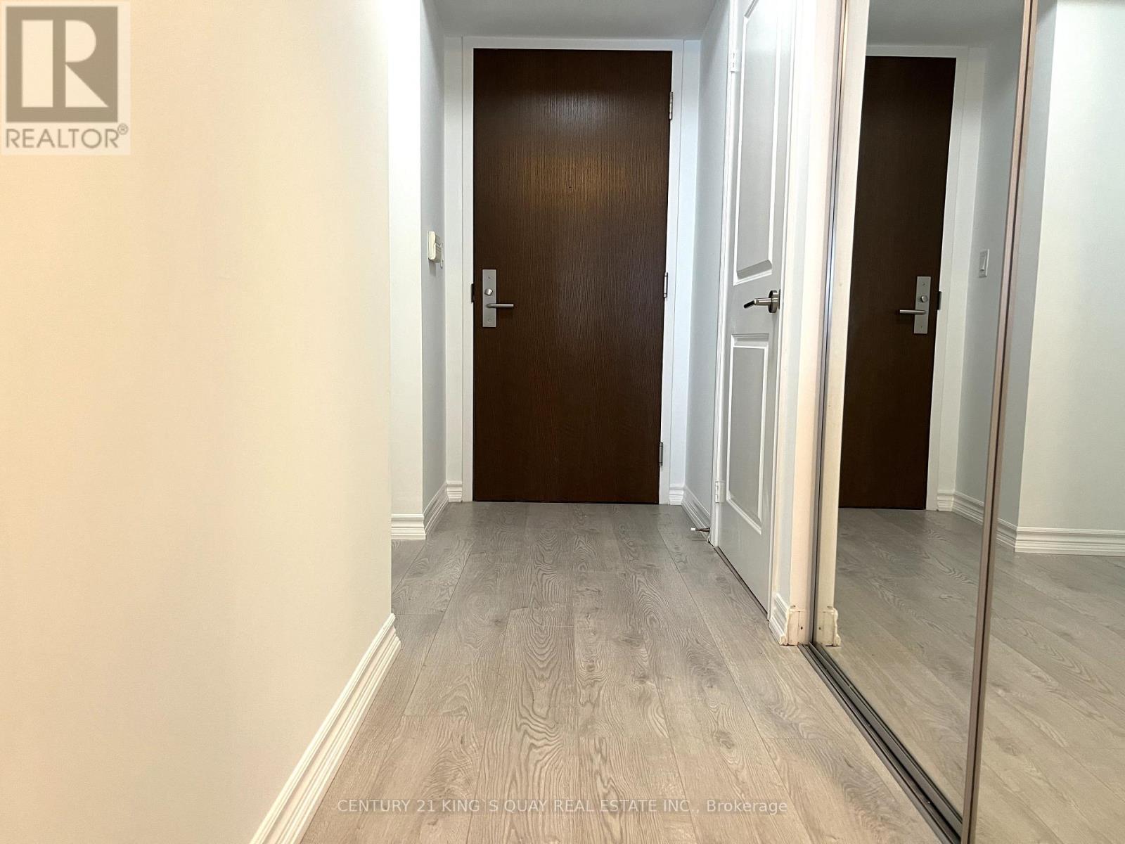 1904 - 386 Yonge Street, Toronto, Ontario  M5B 0A5 - Photo 8 - C12798954