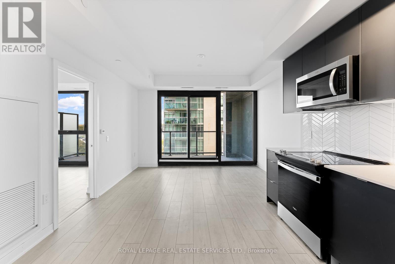 601 - 1606 CHARLES STREET, Whitby, Ontario