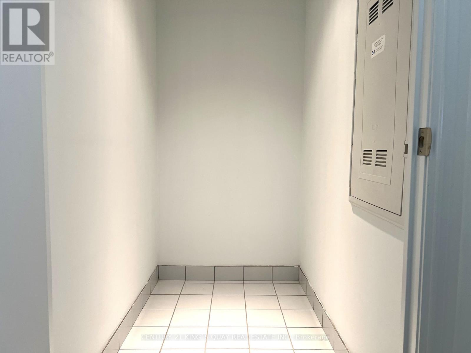 1904 - 386 Yonge Street, Toronto, Ontario  M5B 0A5 - Photo 9 - C12798954