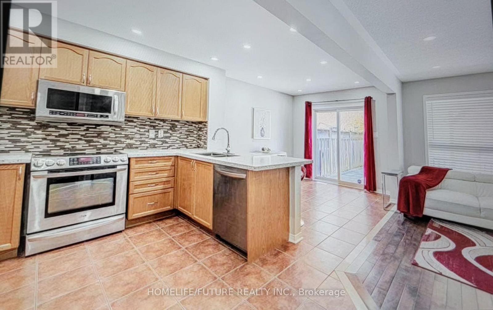 Main - 36 Trumpet Valley Boulevard, Brampton, Ontario  L7A 3N8 - Photo 6 - W12799300