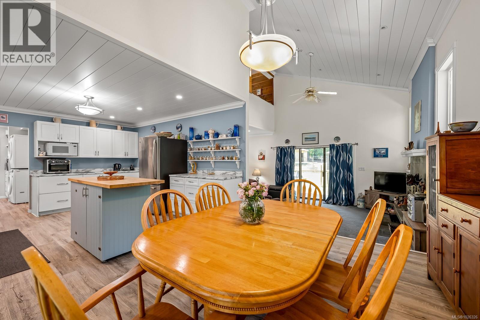 2468 Endall Rd, Black Creek, British Columbia  V0R 1C0 - Photo 10 - 1026326