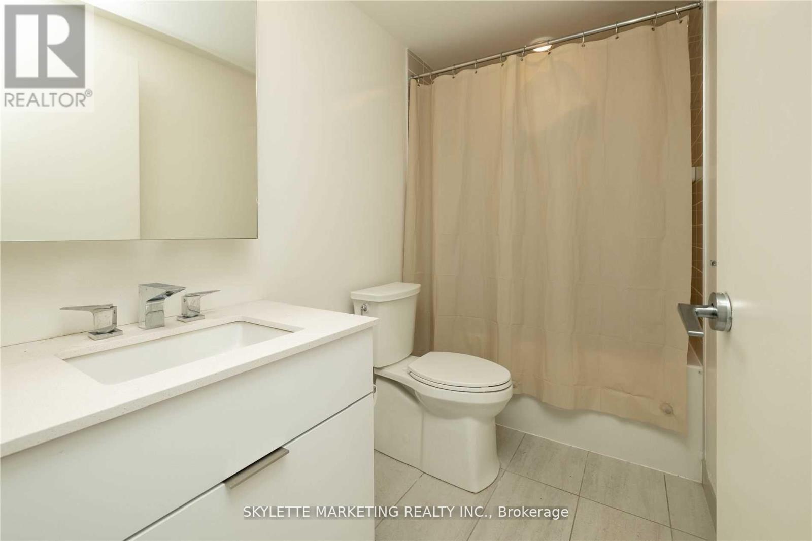 1816 - 25 Richmond Street E, Toronto, Ontario  M5C 0A6 - Photo 5 - C12799648