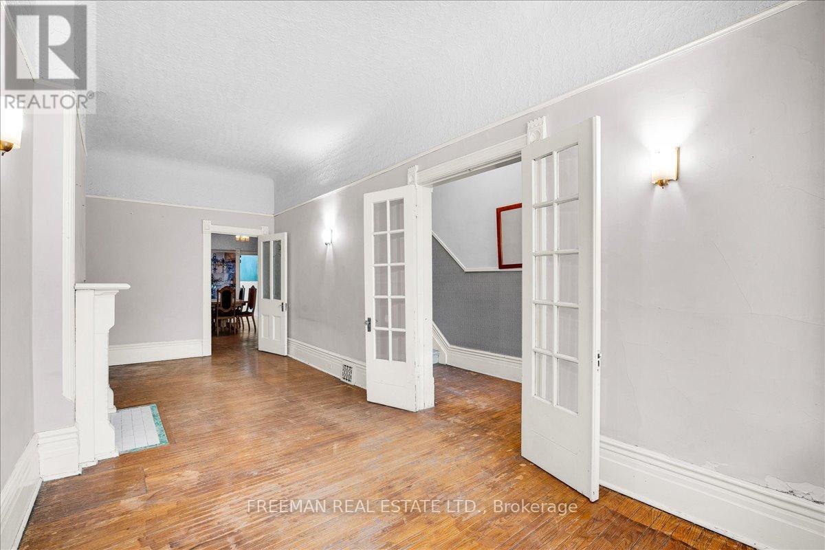 116 Brunswick Avenue, Toronto, Ontario  M5S 2M2 - Photo 6 - C12799680