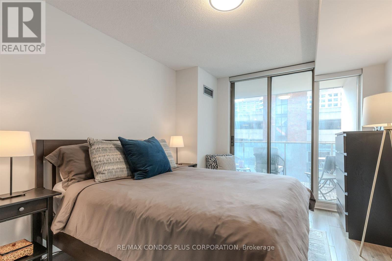 706 - 750 Bay Street, Toronto, Ontario  M5G 1N6 - Photo 11 - C12799720
