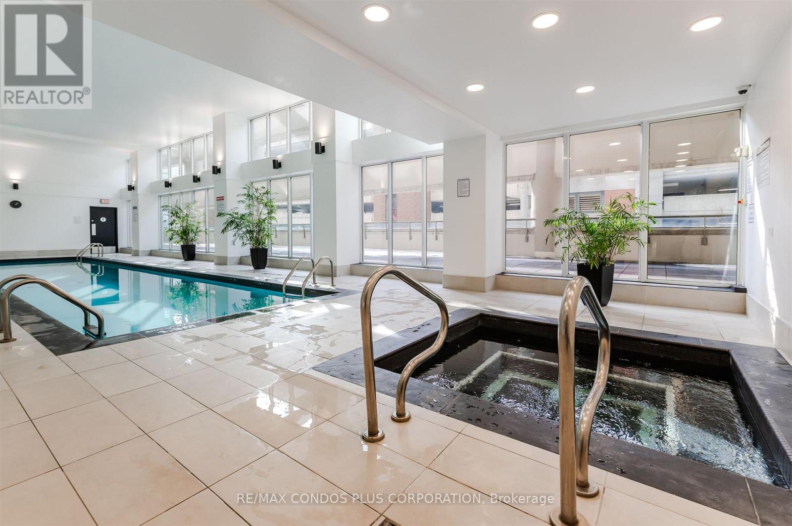 706 - 750 Bay Street, Toronto, Ontario  M5G 1N6 - Photo 17 - C12799720