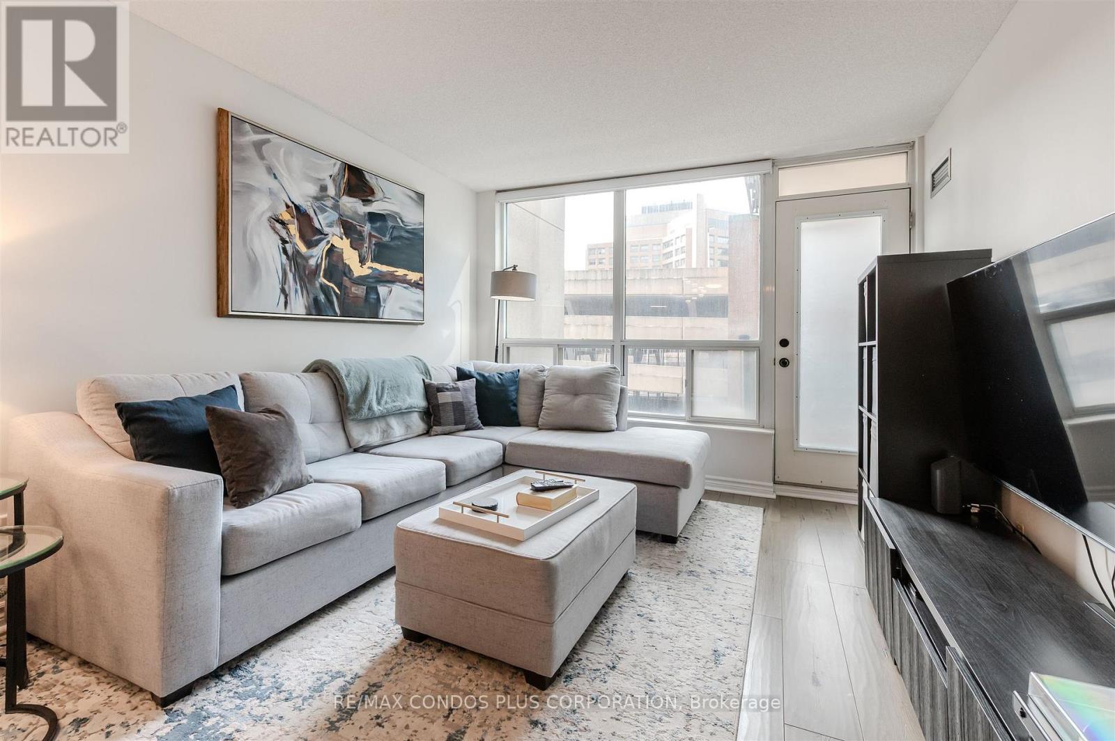 706 - 750 Bay Street, Toronto, Ontario  M5G 1N6 - Photo 7 - C12799720